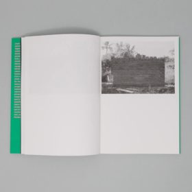 Buiding a wall - A book by Roméo Julien – Image 6